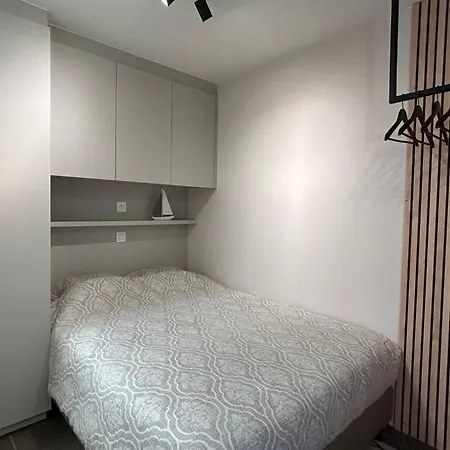 Ribella West 5 Apartment De Panne